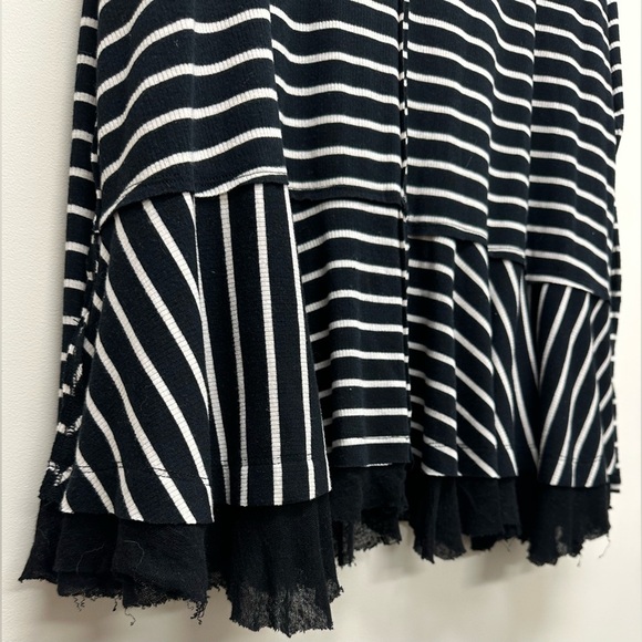We The Free Black and White Asymmetrical Ruffled Blouse - Picture 11 of 11